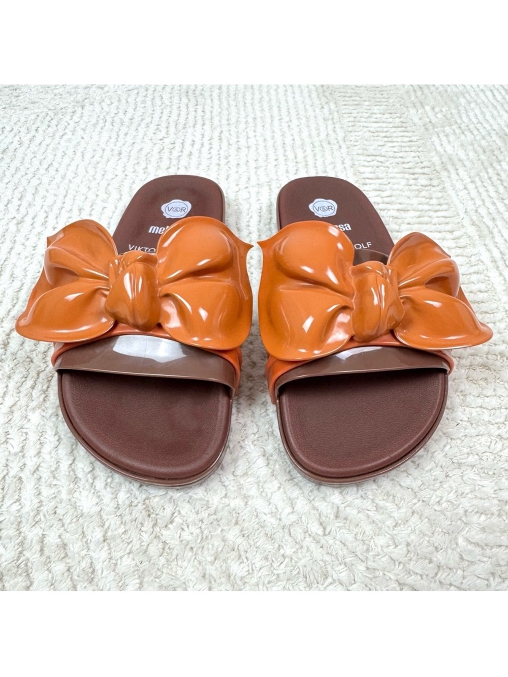 Melissa & Viktor&Rolf Brown Slides with Glossy Rust Bow - Picture 4 of 8